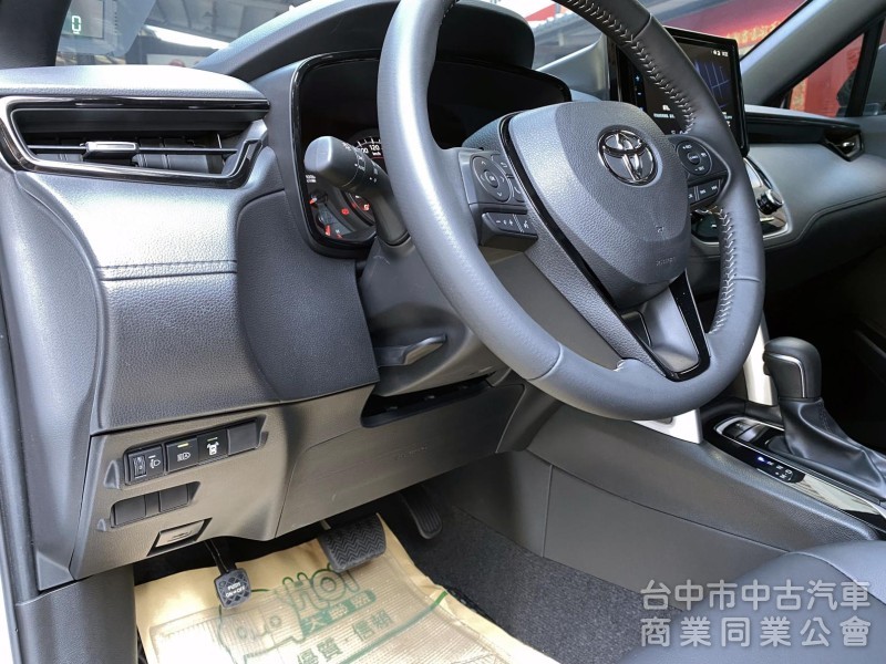 2023 Toyota Corolla Cross 1.8 GR Sport　僅跑8400km／原鈑件原漆／原廠保固中