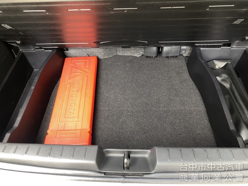 2011 Toyota Yaris 1.5 G　安卓機／倒車顯影／實用小鴨／耐操好用／省油代步車