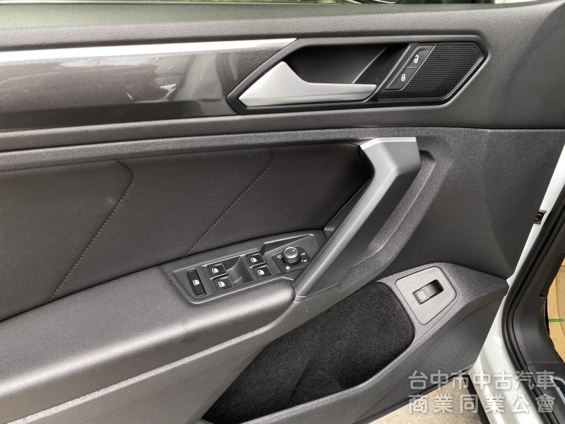 2020 Tiguan 280 TSI　原鈑件/里程保證/原廠保養/ACC跟車/電尾腳踢/數位儀錶板/環景/盲點