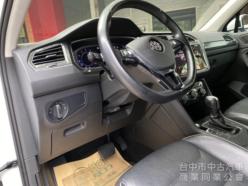 2020 Tiguan 280 TSI　原鈑件/里程保證/原廠保養/ACC跟車/電尾腳踢/數位儀錶板/環景/盲點