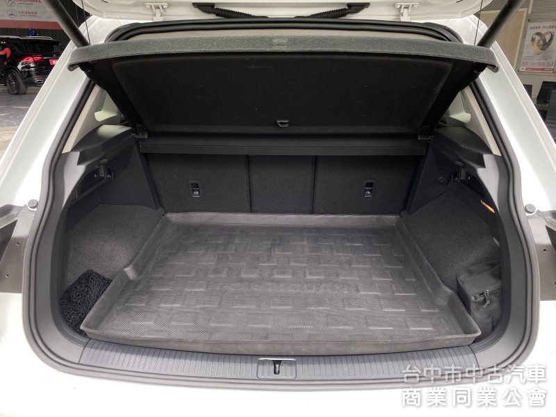 2020 Tiguan 280 TSI　原鈑件/里程保證/原廠保養/ACC跟車/電尾腳踢/數位儀錶板/環景/盲點
