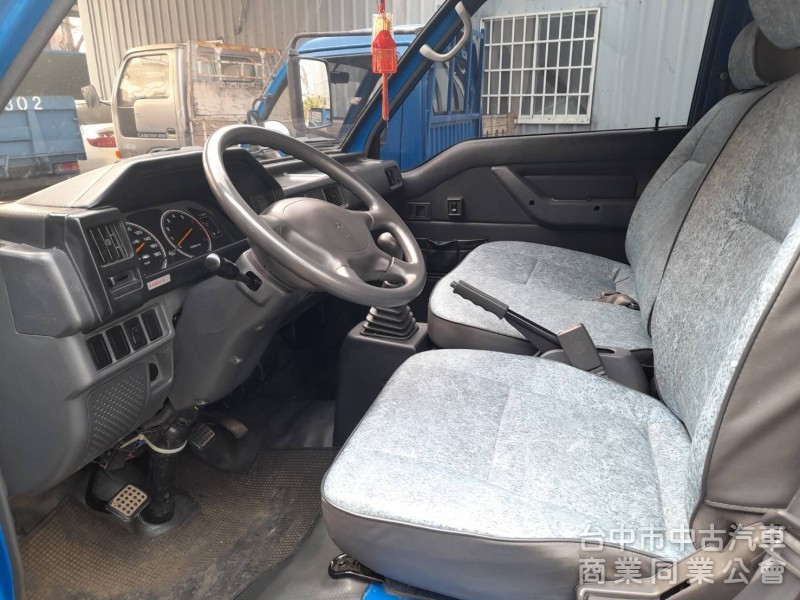 拼俗價  2009年式 DELICA 篷式貨車  里程只跑8多萬公里 極佳車況  搶購中....            