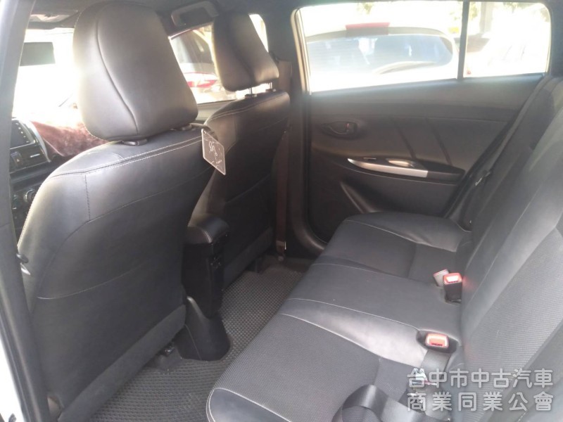 拼俗價  YARIS  17年式  里程只跑7萬  仕女最愛  優質 美車   .....  .            