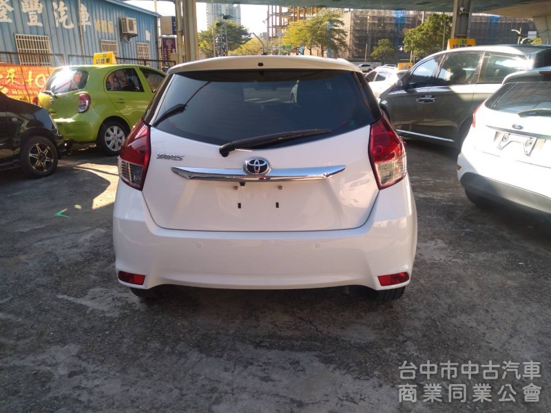 拼俗價  YARIS  17年式  里程只跑7萬  仕女最愛  優質 美車   .....  .            
