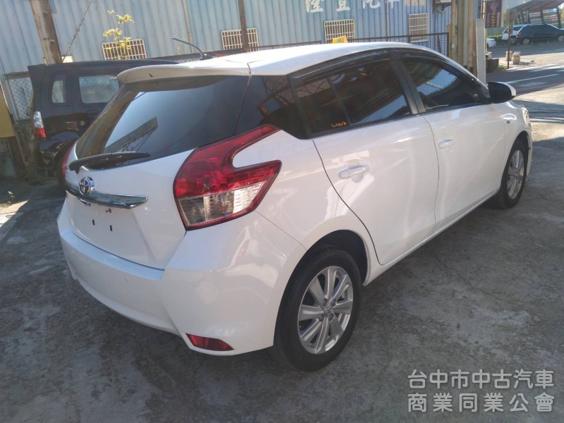 拼俗價  YARIS  17年式  里程只跑7萬  仕女最愛  優質 美車   .....  .            