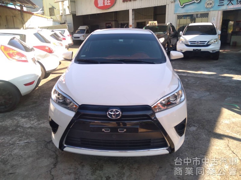 拼俗價  YARIS  17年式  里程只跑7萬  仕女最愛  優質 美車   .....  .            