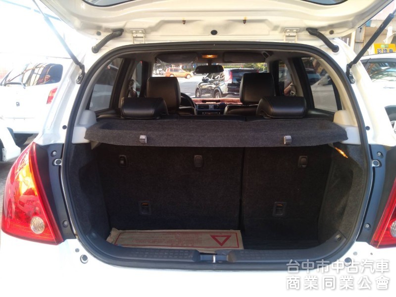 拼俗價 一手車 08年式 SWIFT 里程少 I-KEY   尾翼 跑車胎 搶購中.....              