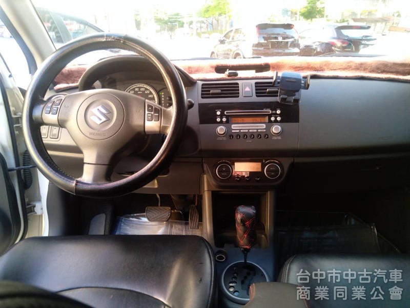 拼俗價 一手車 08年式 SWIFT 里程少 I-KEY   尾翼 跑車胎 搶購中.....              