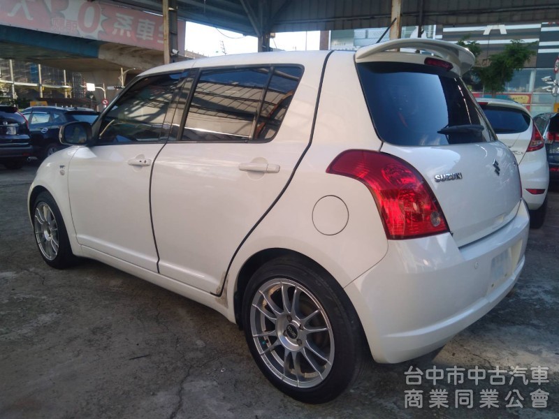 拼俗價 一手車 08年式 SWIFT 里程少 I-KEY   尾翼 跑車胎 搶購中.....              