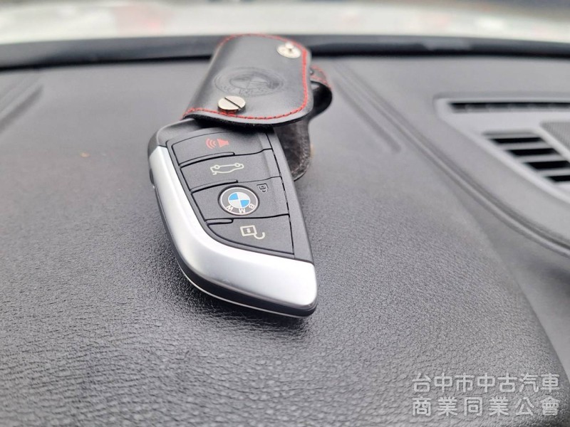 拼俗價  BMW X2  28i  小休旅  2019年式   優質 美車 ....                  