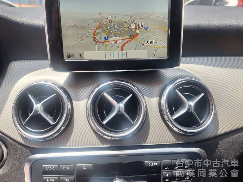 拼俗價  BENZ GLA250  2016年式  最受歡迎 SUV優質美車 ....                 