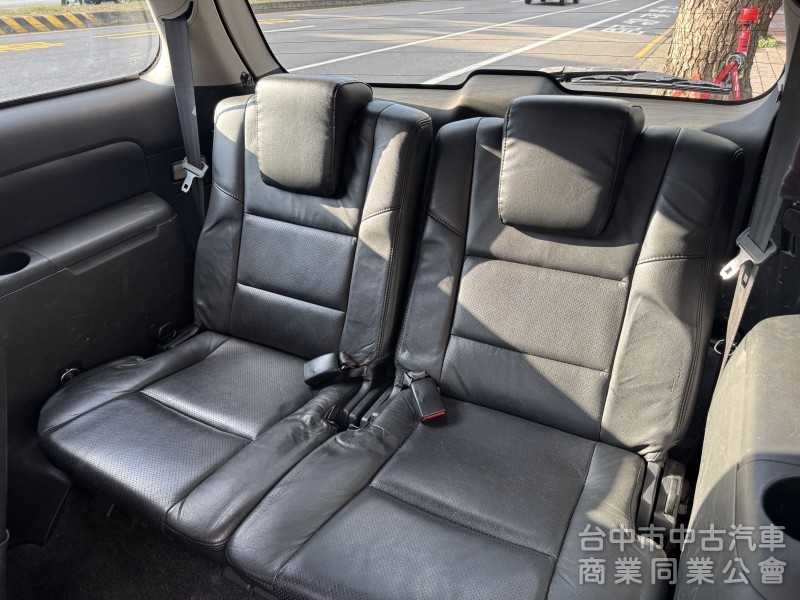 7人座 車美車況佳 買回即可上路~