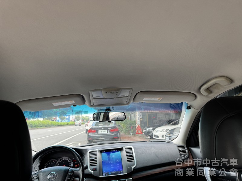 空間舒適 車美車況佳 買回即可上路~