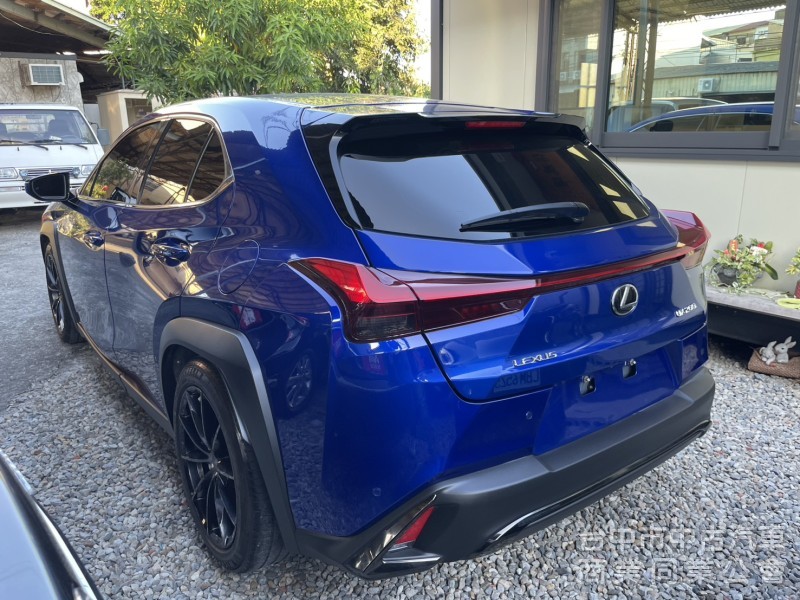 一手車低里程｜稀有UX200 F SPORT頂規勁化版