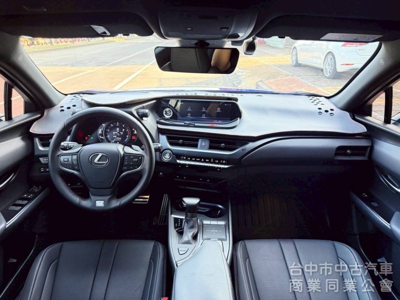 一手車低里程｜稀有UX200 F SPORT頂規勁化版
