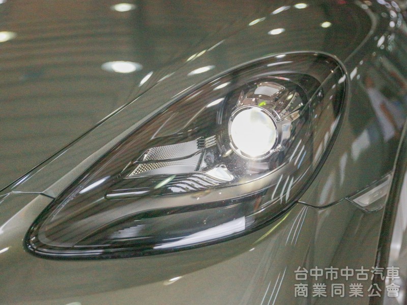 2022 Porsche 718 Cayman