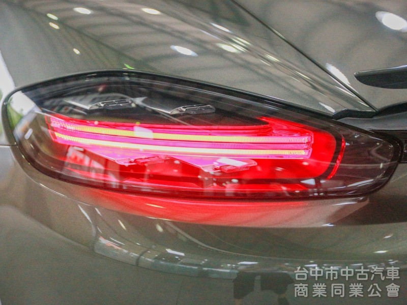 2022 Porsche 718 Cayman