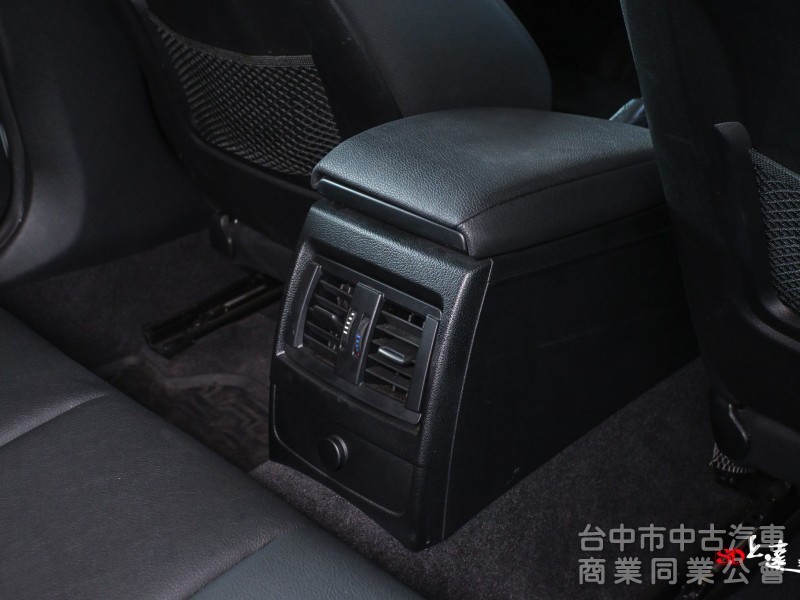 2018 BMW 1-Series Hatchback 118i 白色