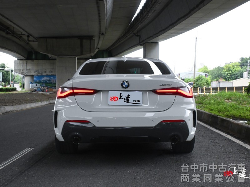 2021 BMW 4-Series Coupe 420i M Sport 白色