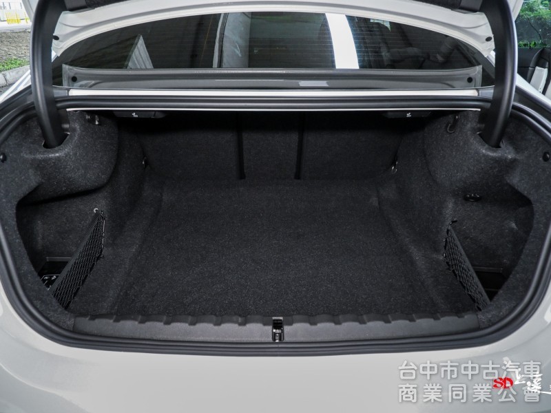 2021 BMW 4-Series Coupe 420i M Sport 白色