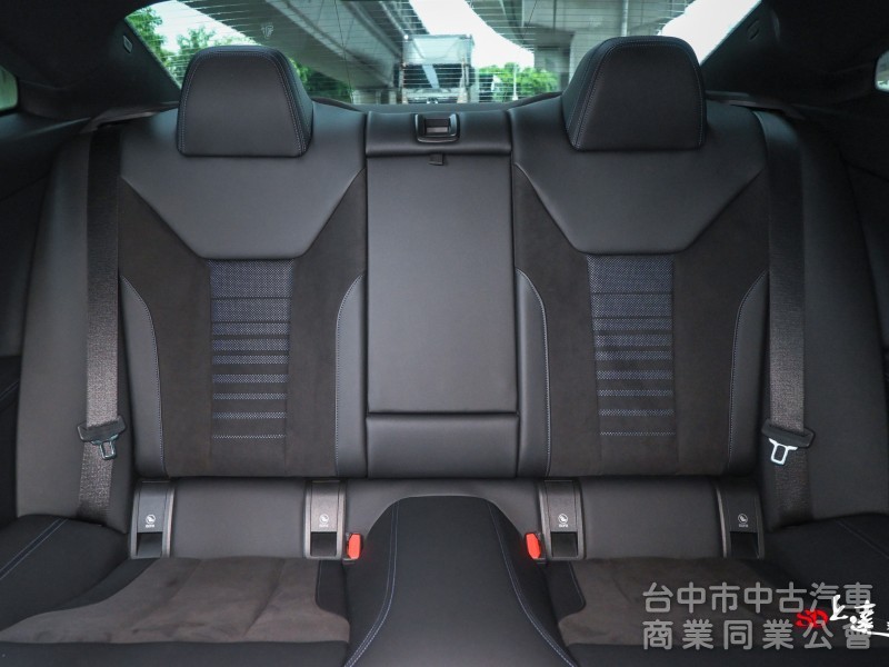 2021 BMW 4-Series Coupe 420i M Sport 白色