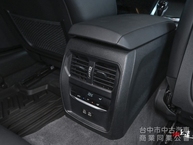 2021 BMW 4-Series Coupe 420i M Sport 白色