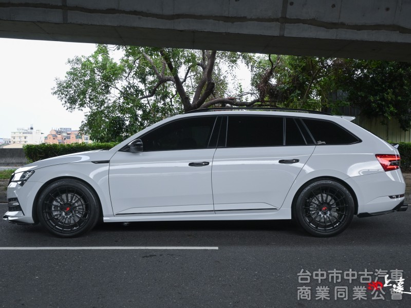 2022 Skoda Superb Combi 2.0 TSI SportPlus 4x4