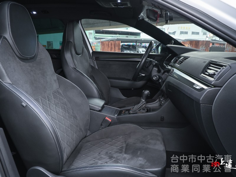 2022 Skoda Superb Combi 2.0 TSI SportPlus 4x4