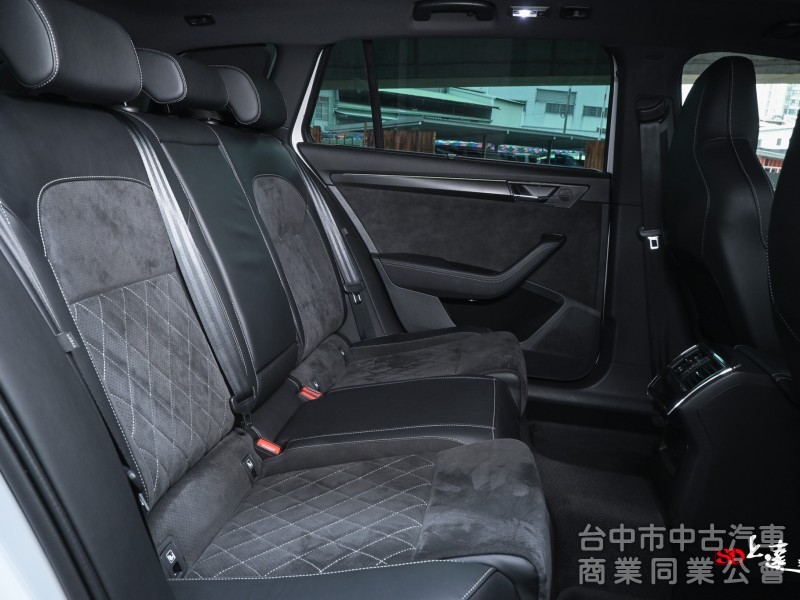 2022 Skoda Superb Combi 2.0 TSI SportPlus 4x4