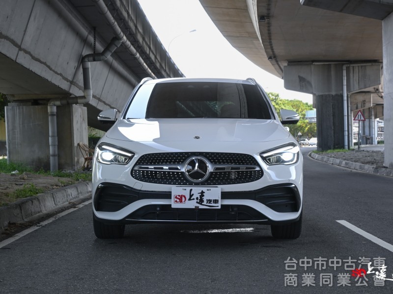 2023 M-Benz GLA 180豪華版