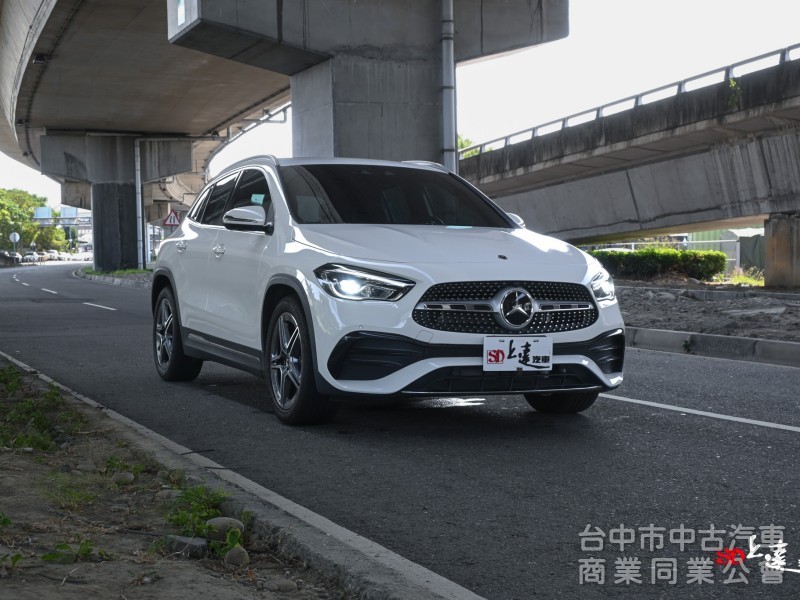 2023 M-Benz GLA 180豪華版