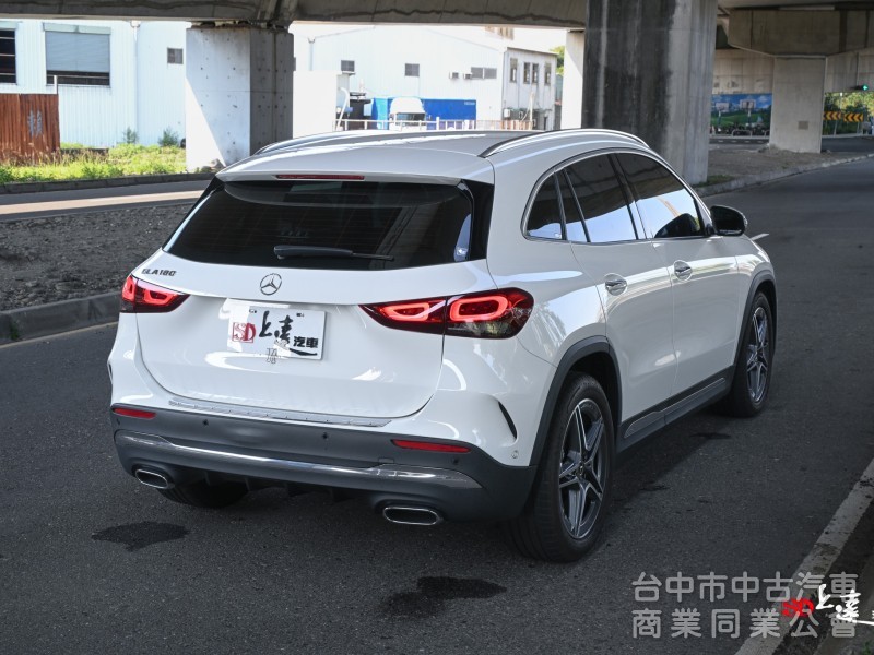 2023 M-Benz GLA 180豪華版