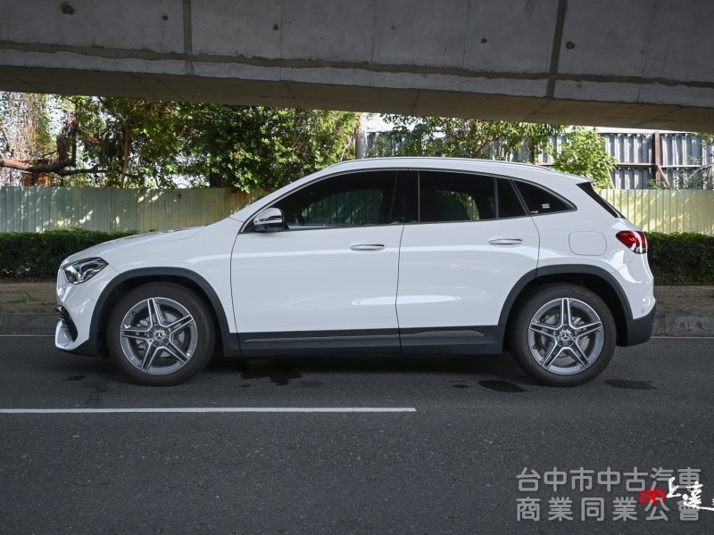 2023 M-Benz GLA 180豪華版
