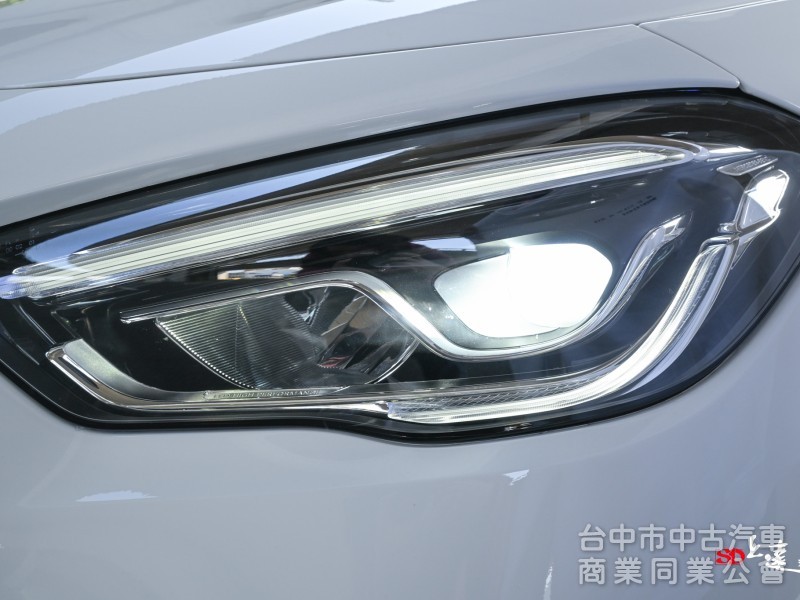 2023 M-Benz GLA 180豪華版