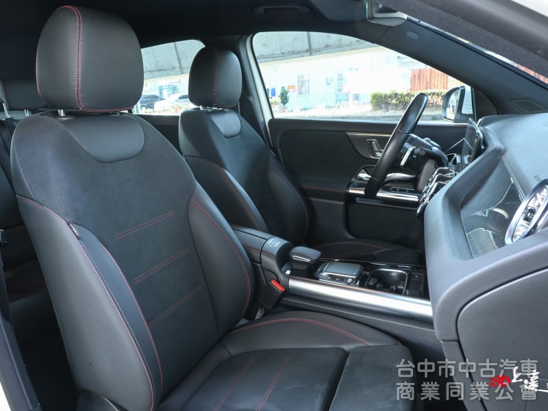 2023 M-Benz GLA 180豪華版