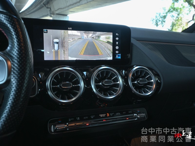 2023 M-Benz GLA 180豪華版