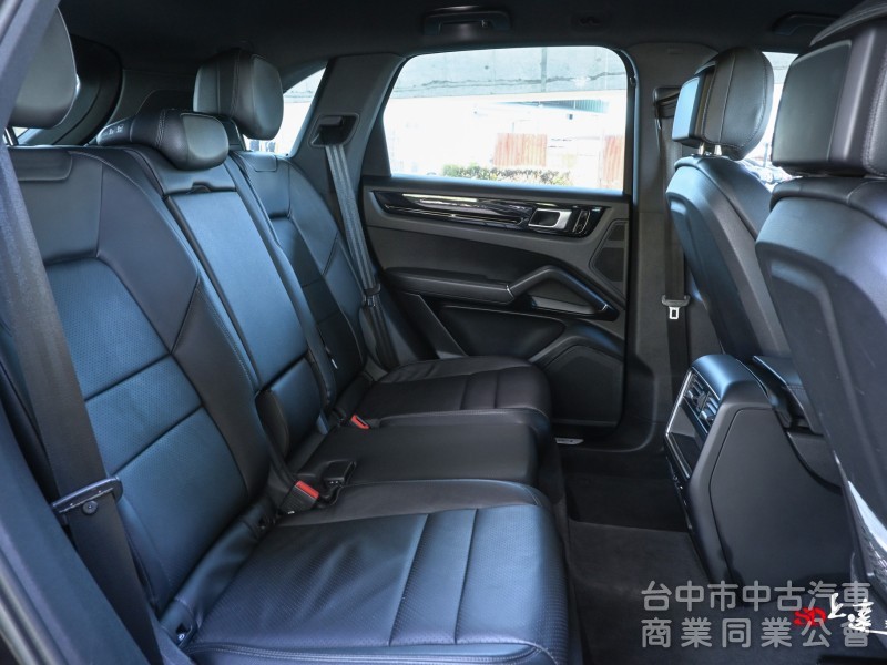 2018 Porsche Cayenne V6