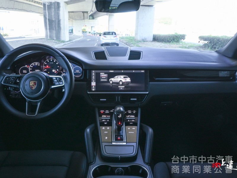 2018 Porsche Cayenne V6