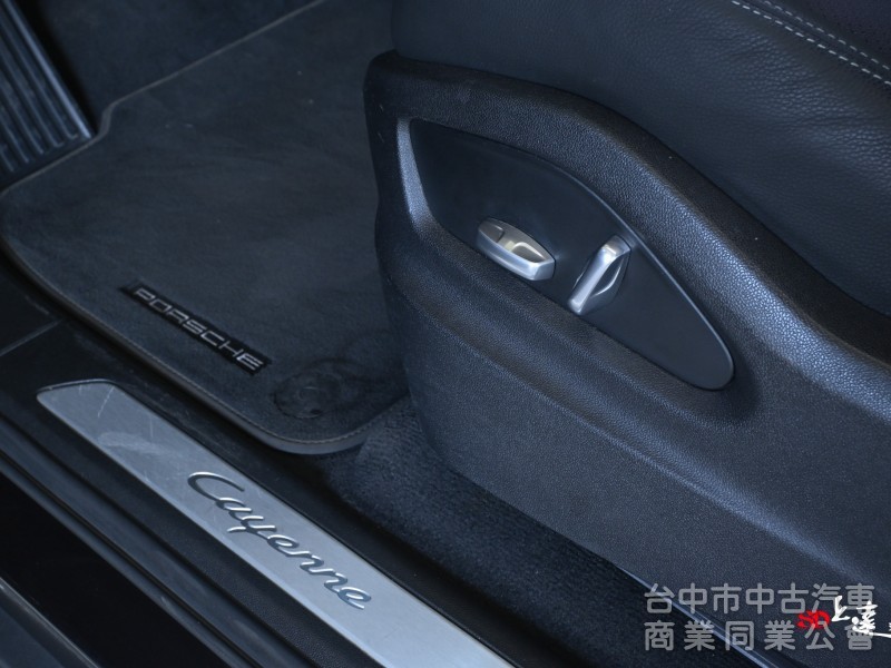 2018 Porsche Cayenne V6