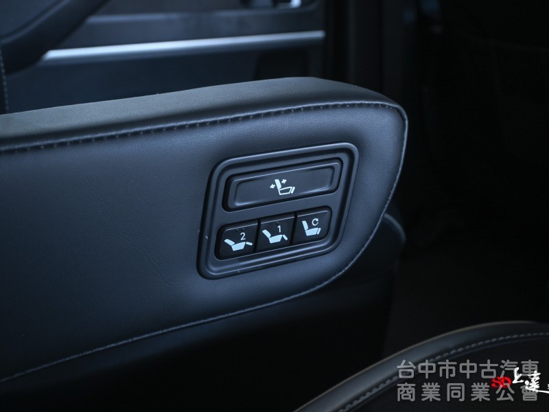 2023 Hyundai Custin GLT-B VIP 