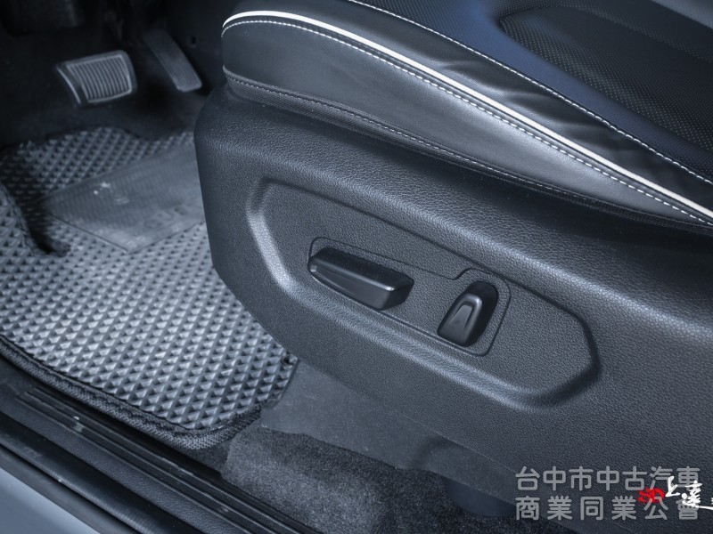 2023 Hyundai Custin GLT-B VIP 