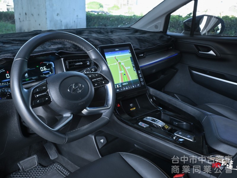 2023 Hyundai Custin GLT-B VIP 
