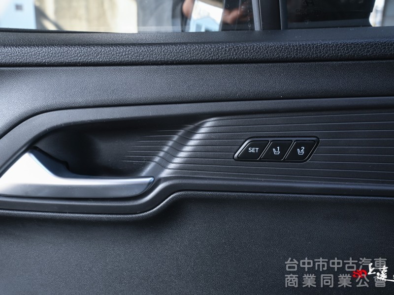 2023 Hyundai Custin GLT-B VIP 