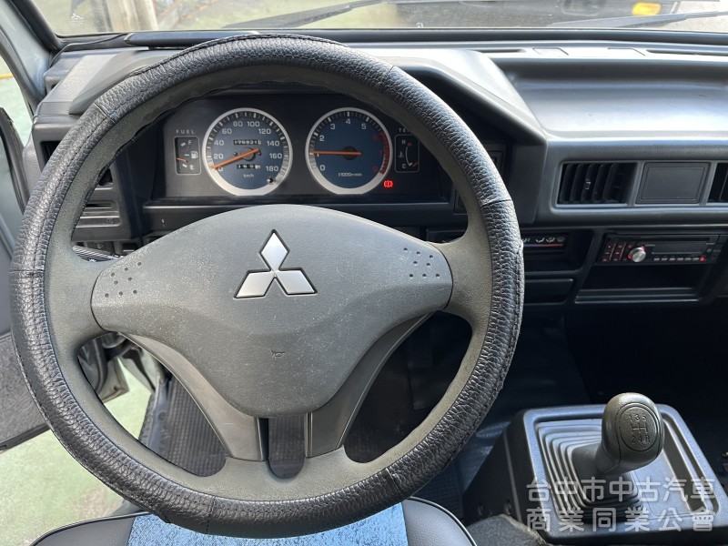 2014年 得利卡 八人座 實跑17萬公里