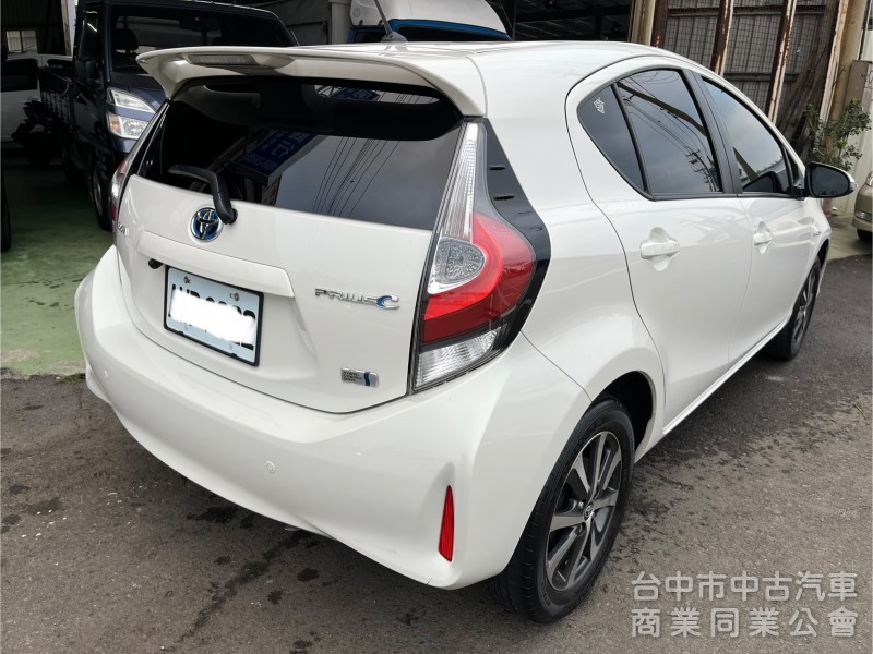 2017年 Prius C 白色 一手女用車 實跑3萬多公里！