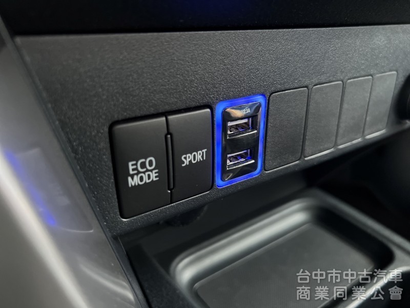 2017年 TOYOTA RAV4 2.5尊爵版