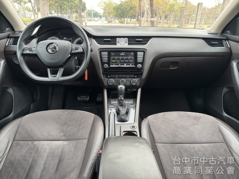 2015年 SKODA 全新改款 Octavia 1.8T汽油渦輪 Combi旅行車