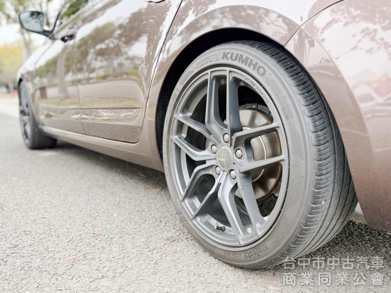 2015年 SKODA 全新改款 Octavia 1.8T汽油渦輪 Combi旅行車