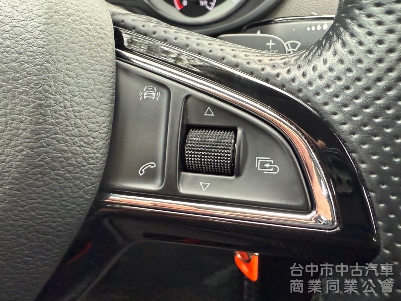 2015年 SKODA 全新改款 Octavia 1.8T汽油渦輪 Combi旅行車