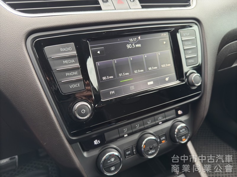 2015年 SKODA 全新改款 Octavia 1.8T汽油渦輪 Combi旅行車